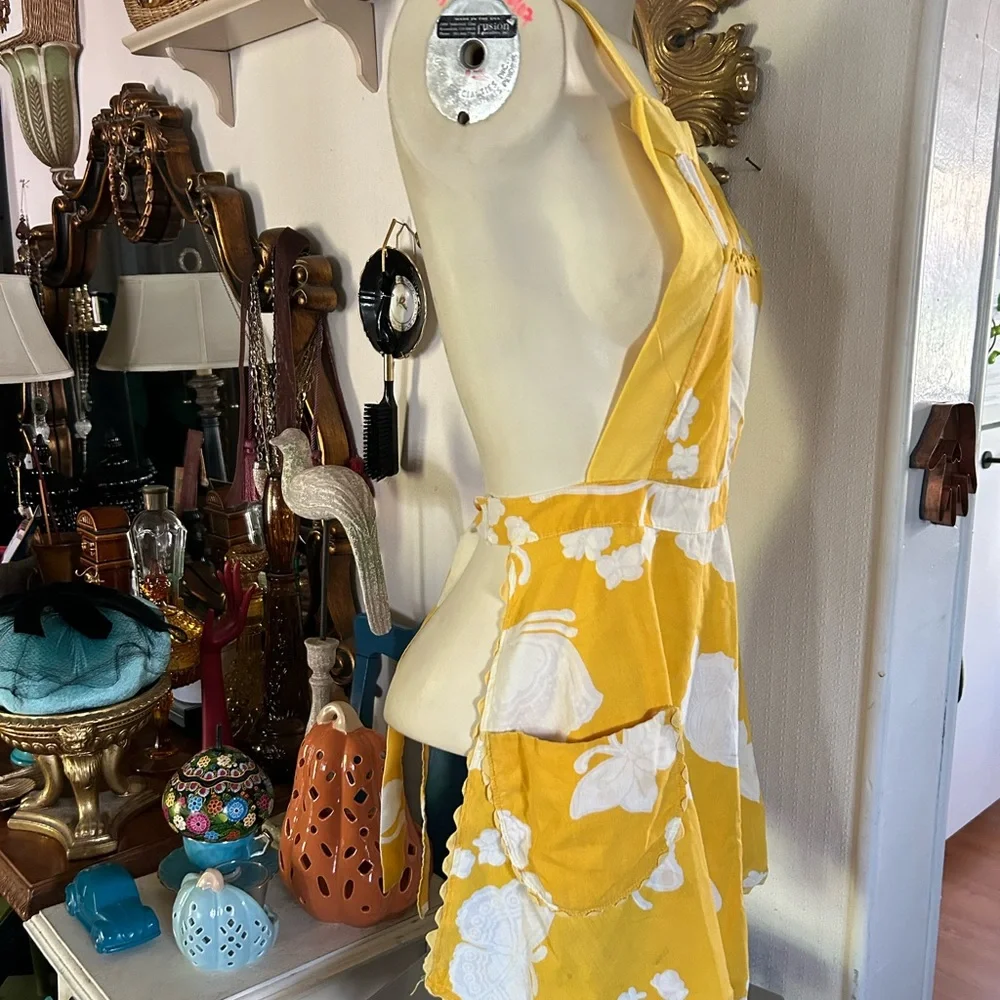 Vintage Butterfly Apron - Picture 7 of 11